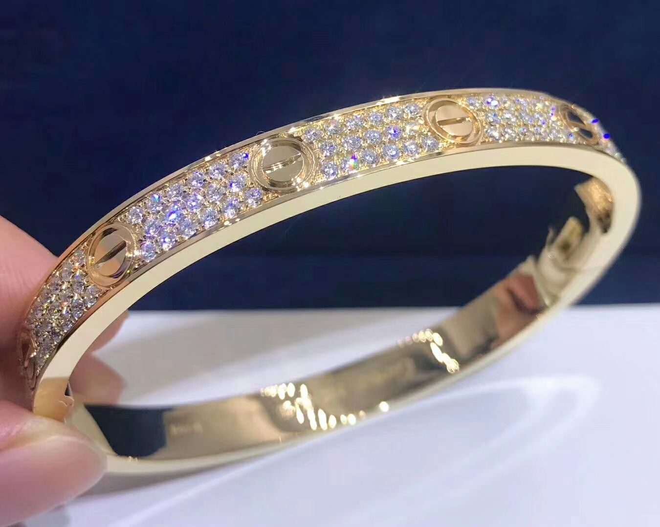 Are You in the Market to Sell A Gold Bracelet or A Diamond Bracelet?